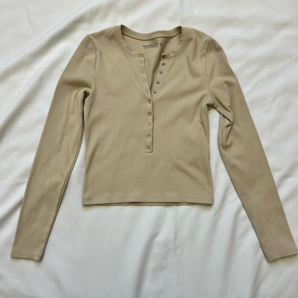 Ribbed long sleeve shirt